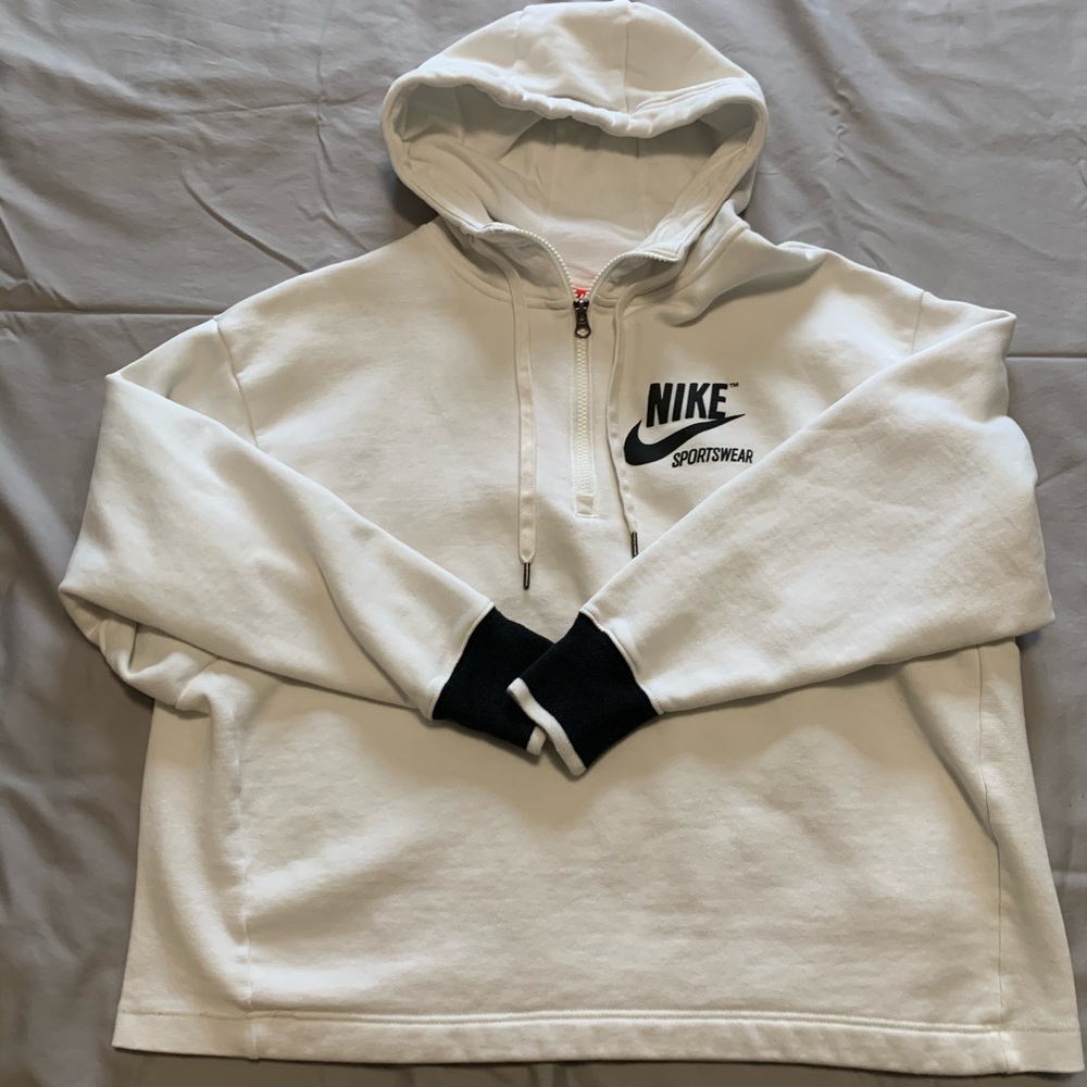 Nike Women’s Sweatshirt